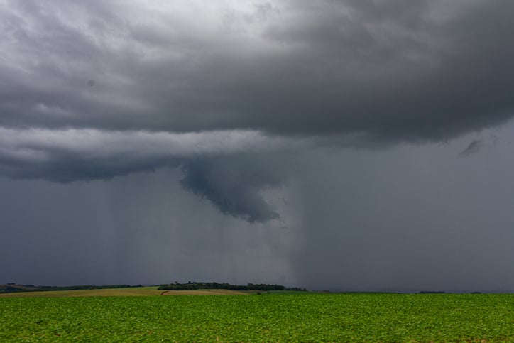 Imagem da notícia Frente fria avança e traz tempestades ao Sul do Brasil