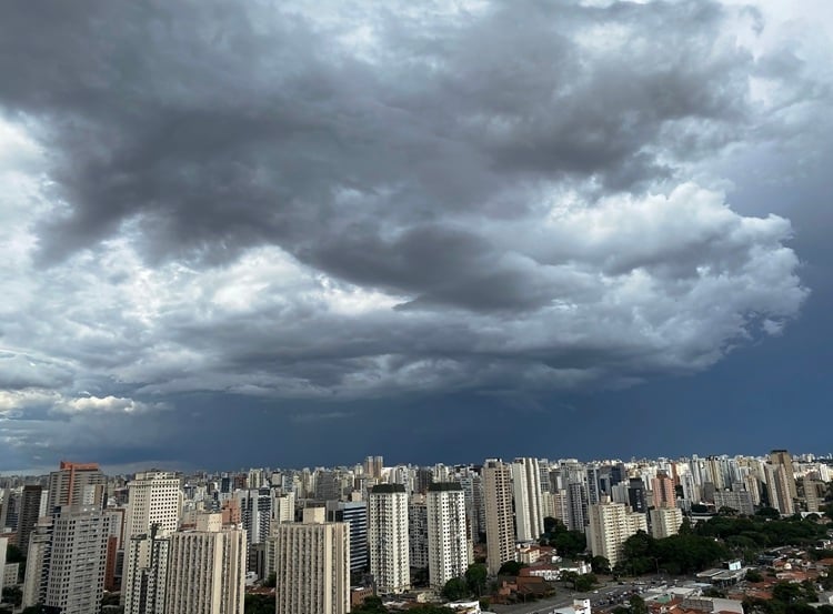 Imagem da notícia Frente fria muda o tempo em parte da Região Sudeste