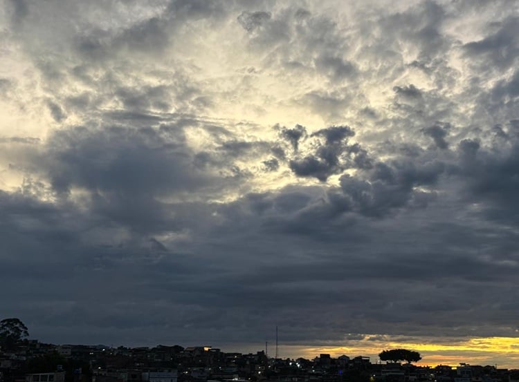 Imagem da notícia Frente fria muda o tempo em SP! Capital paulista pode ter frio mais intenso dos últimos 9 anos