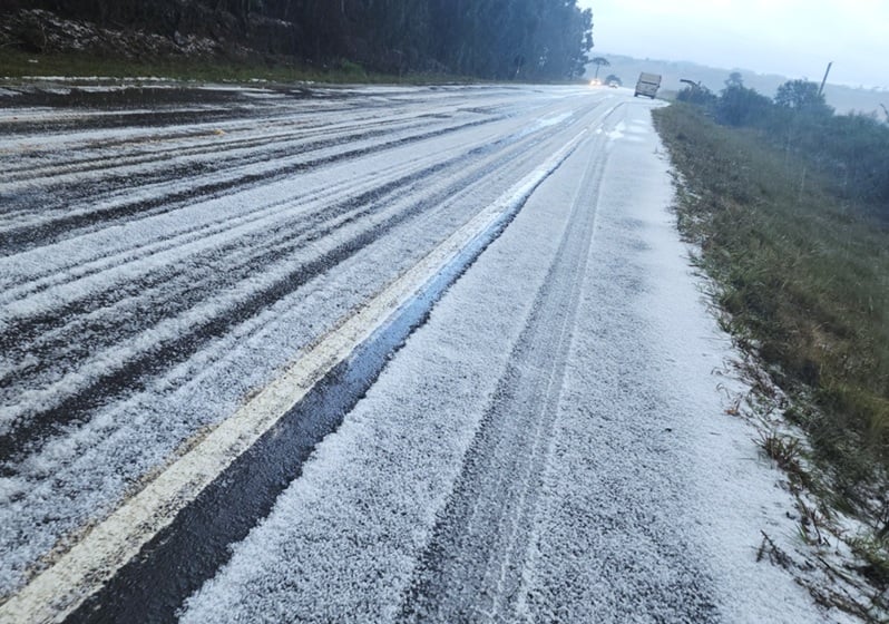 Temporal com grande quantidade de granizo ocorreu em São Joaquim (SC), na tarde de 9/6/25