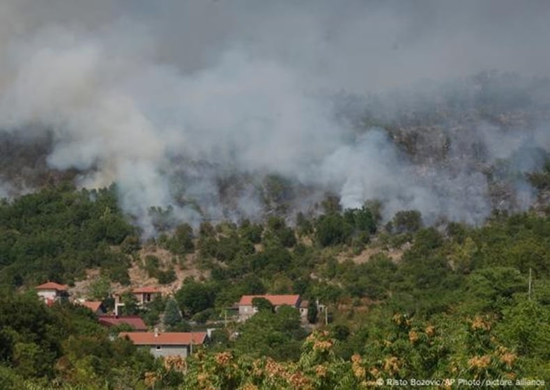 Imagem Onda de calor atinge Europa e provoca incêndios nos Bálcãs