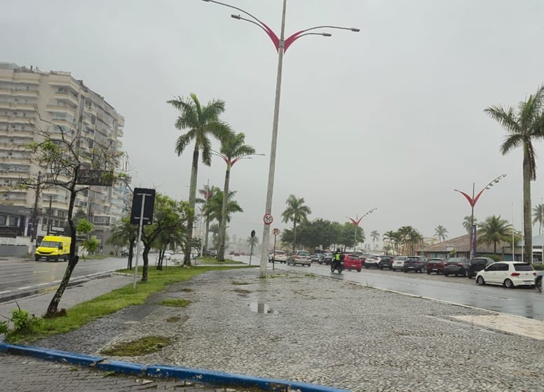 Imagem da notícia Chuva aumenta e pode causar transtornos no litoral de SP