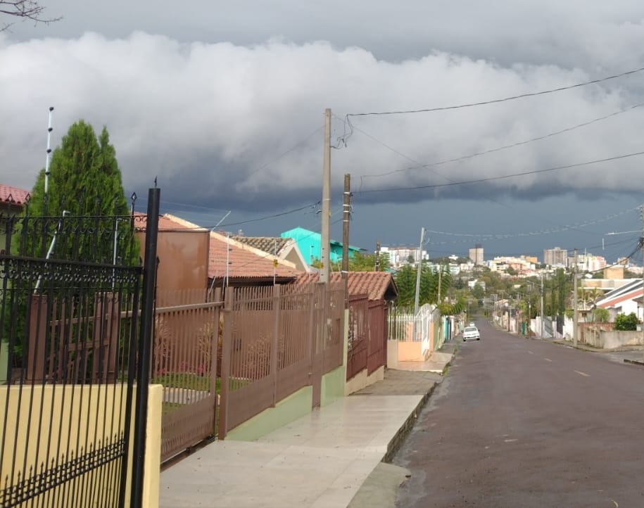 Chuva forte avança para o centro-norte do Rio Grande do Sul nesta terça-feira