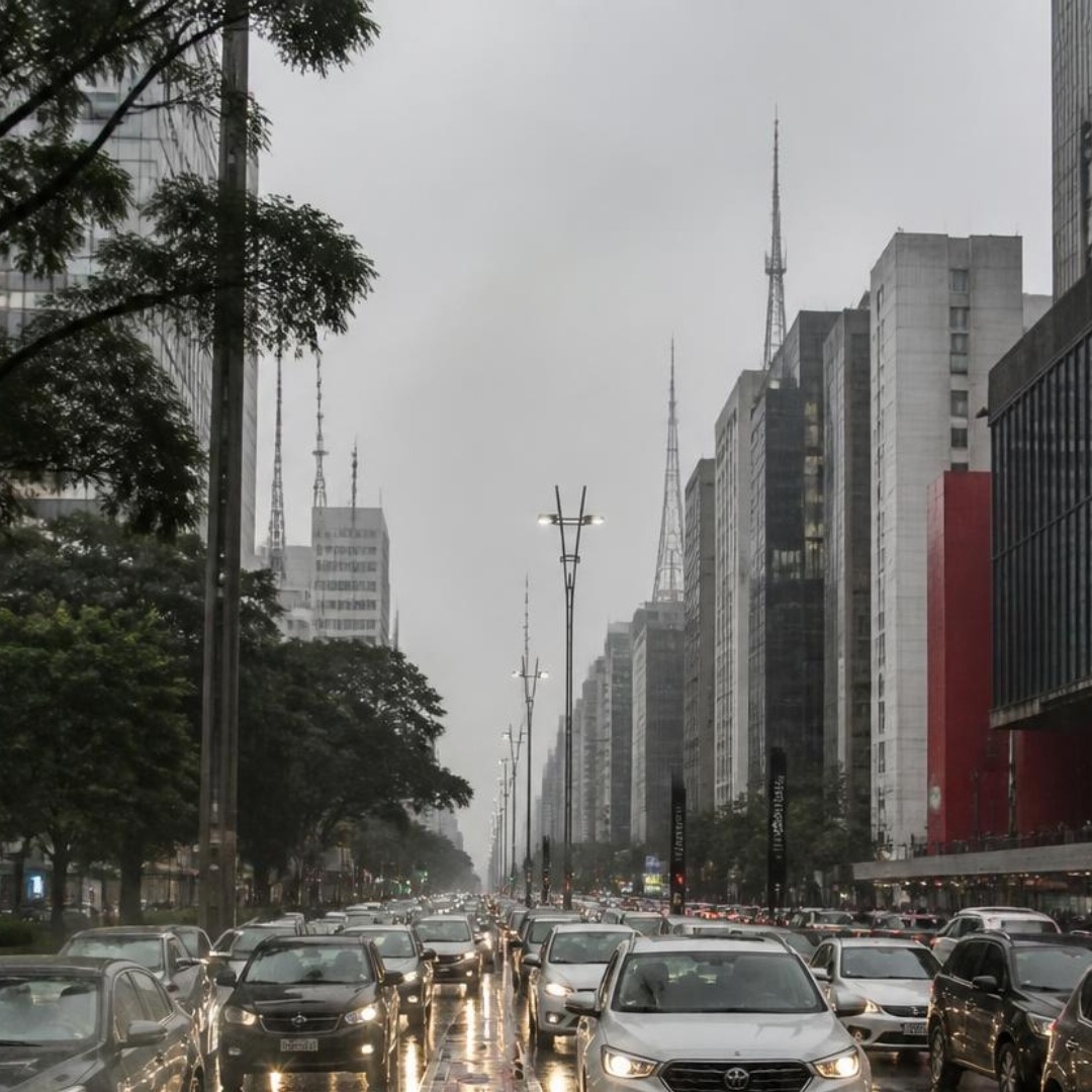 Frente fria muda o tempo no Sudeste