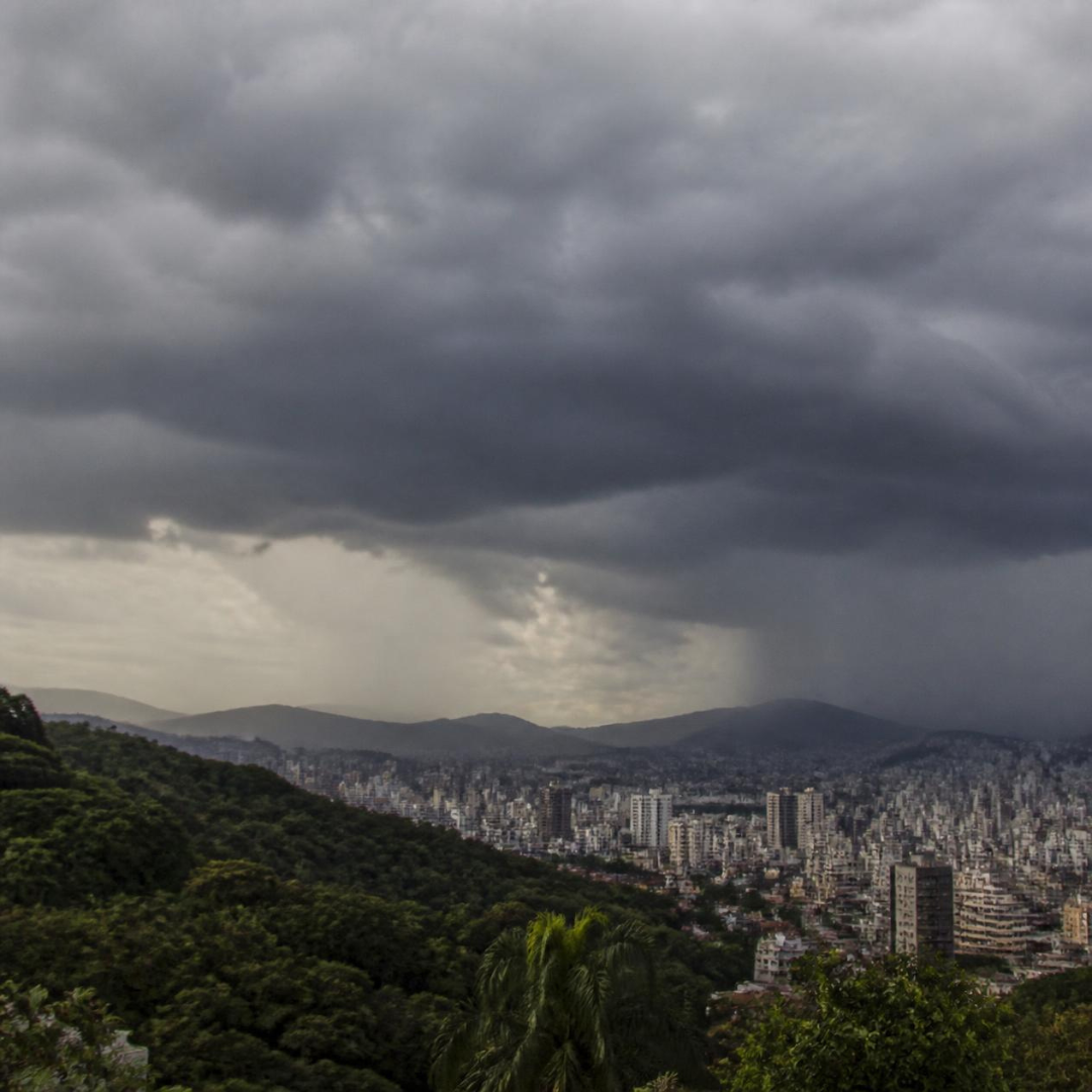 Frente fria leva chuva ao Rio de Janeiro, Minas Gerais e Espírito Santo