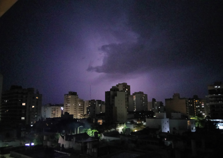 Temporais avançam pelo sudeste e ganham força em MG, RJ e ES nesta quarta (23)